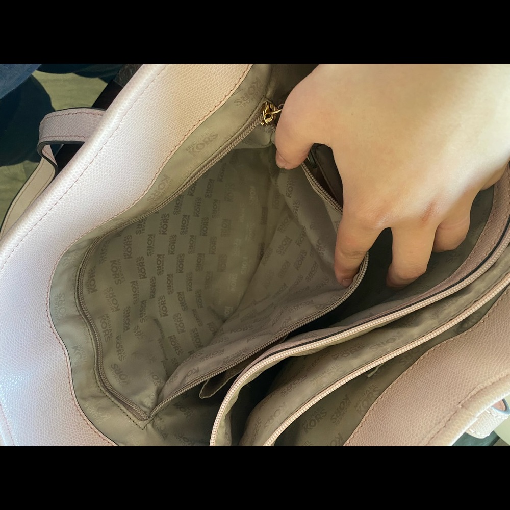 Michael Kors Tote Shoulder Bag - Picture 12 of 14